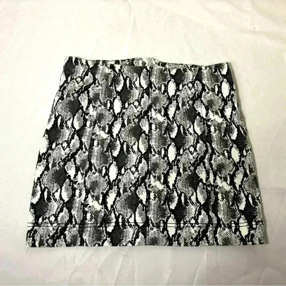 Womens size 7 Jolt brand skirt, #D150